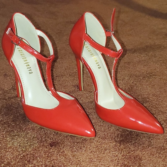 NWOT Red Strapped Heels - Picture 2 of 6